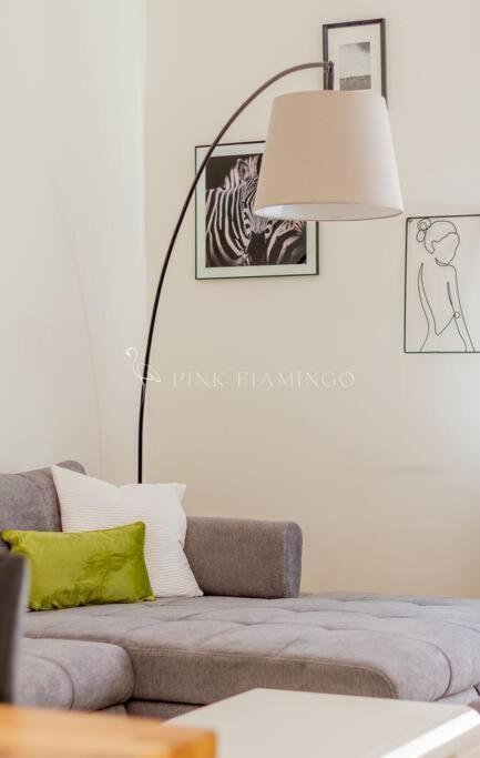 Appartement Pink Flamingo : Central Base
