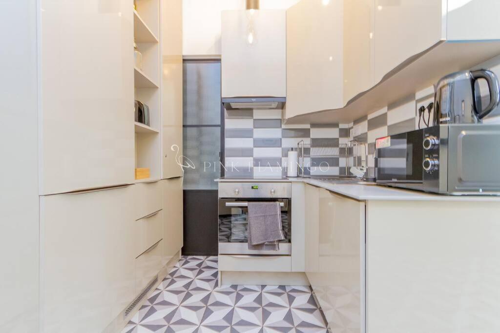 Appartement Pink Flamingo : Central Base