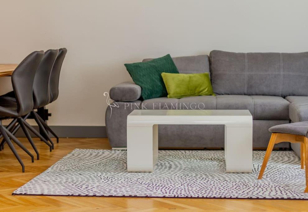 Appartement Pink Flamingo : Central Base *